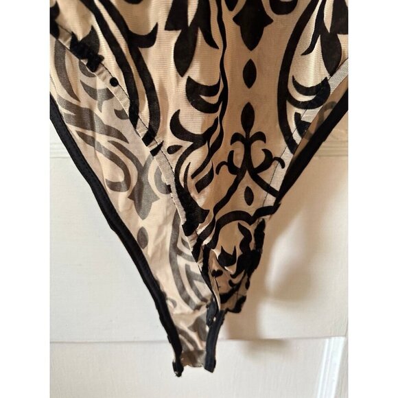 Women’s size x-large tan & black abstract bodysuit - Picture 3 of 9